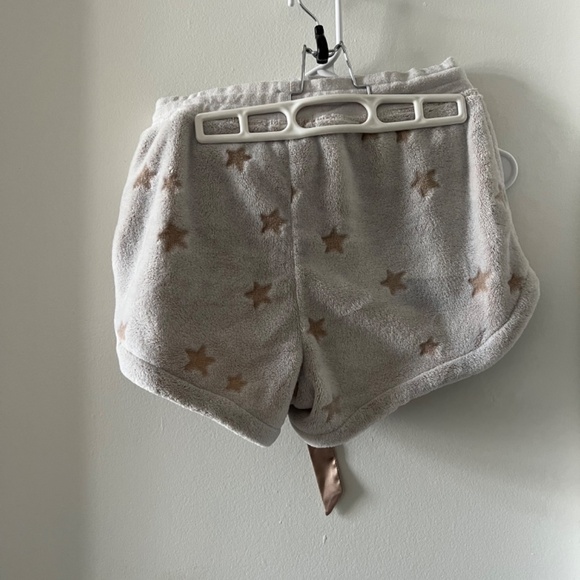 Z supply fuzzy shorts - Picture 2 of 4